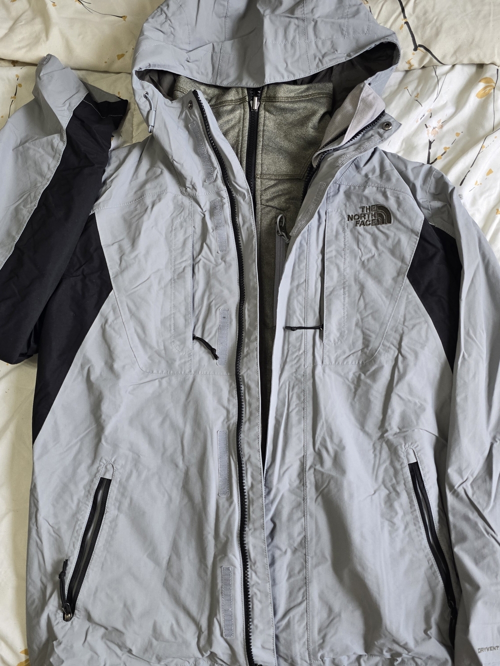 The North Face Men's Light Gray and Black Ski Jacket with Hood